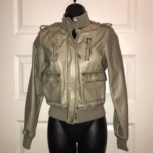 FAUX LEATHER BOMBER JACKET CAMO GREEN